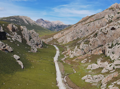【&ldquo;飛閱&rdquo;中國】戳這里！領(lǐng)略秋日天峻溝的奇美壯麗