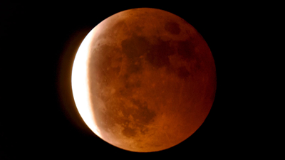 共賞&ldquo;紅月亮&rdquo;！青海多地昨夜上演月全食