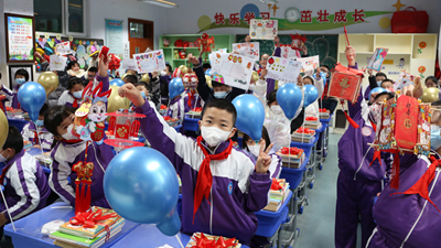 青海西寧：春雪迎開學 這堂開學&ldquo;第一課&rdquo;歡樂滿滿