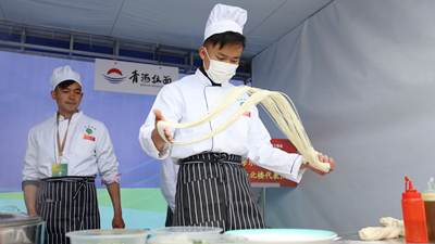 拉面技藝哪家強(qiáng)？來(lái)看青海化隆的這場(chǎng)比拼！